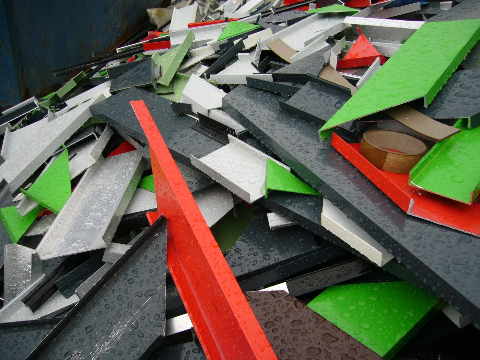 About us desktop image representing metals